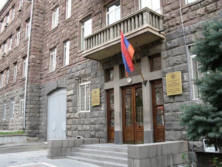 Почему СНБ независимой Армении прикрывает грехи советского КГБ | Aravot Ru